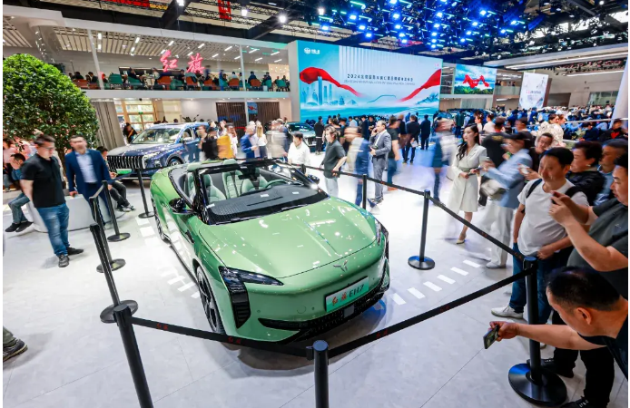 中国汽车市场“电”“智”进程远超想象