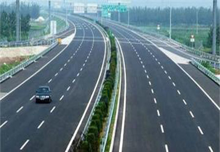 改革开放40年公路实现跨越式发展