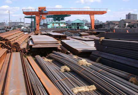 国内钢市成交乏力 进口铁矿石价格跌至阶段性低位