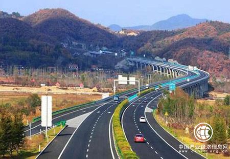 内蒙古将在“十三五”期间建1万余公里旅游公路