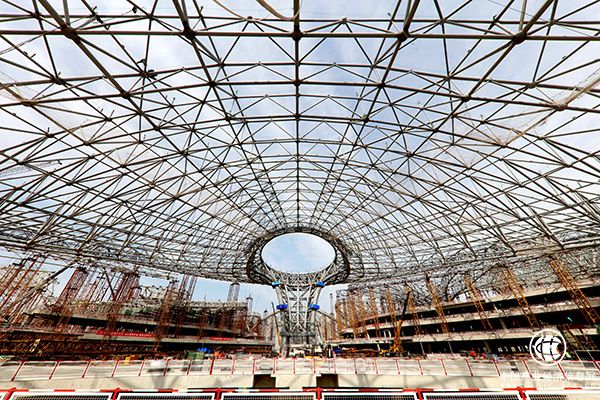 北京新机场航站楼钢结构封顶：总投影面积相当于44个足球场