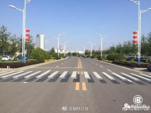 陕西榆林“3D斑马线”远看像路障，市政称如果反响好将增设