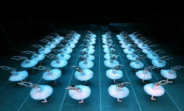 上海芭蕾舞团携《天鹅湖》首赴新疆喀什