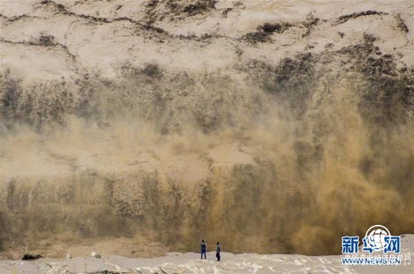 黄河中游强降雨，壶口瀑布27日迎来今年最大洪峰
