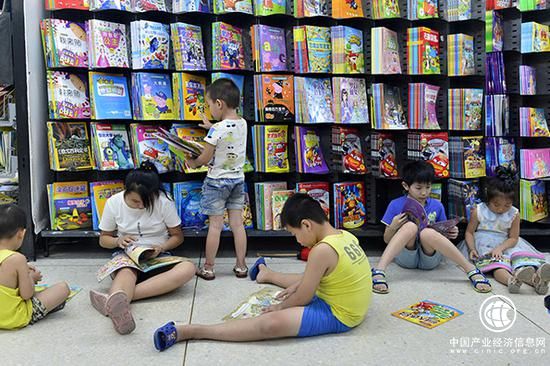 媒体:学校部分暑期阅读书单缺少打磨 疑涉推销