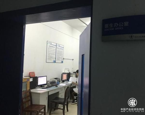 连夜救治了6名病人后，武汉一名30岁医生凌晨猝死在值班室