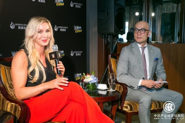 北美最火的WWE摔跤来中国了,《战狼2》也有