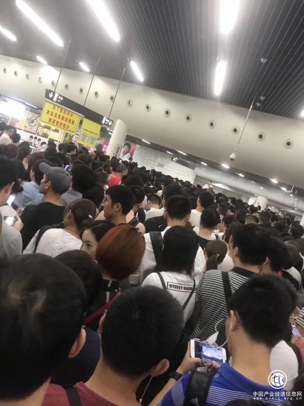 上海地铁1、2、8三条线今晨出现故障，目前三线均恢复运营
