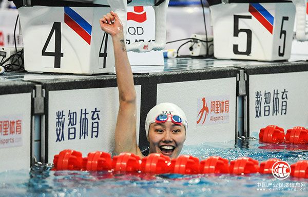 一天两破亚洲纪录！泳坛“女神”刘湘炼成了全运“战神”  