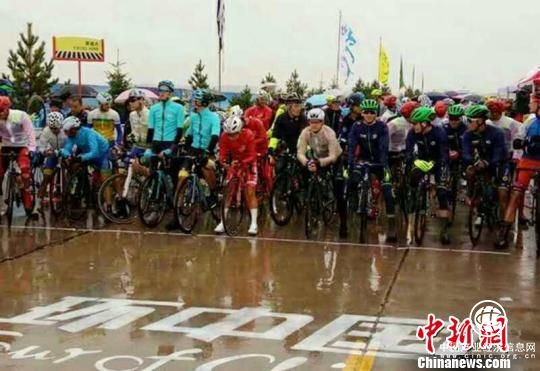 环中国国际公路自行车赛在承德鸣枪开赛 22支代表队参赛