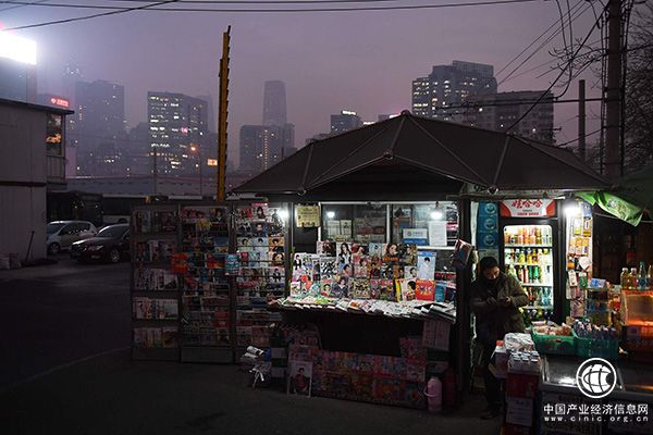 北京东城西城两区352家报刊亭全面禁售食，以消除安全隐患