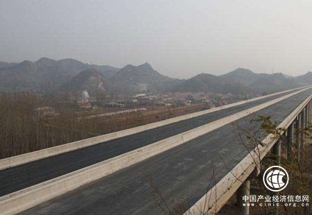 内蒙古兴安盟18条重点公路年内力争完成投资70亿元