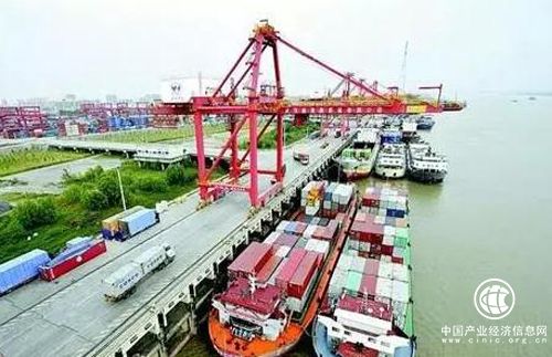 长江沿线绿色港口建设亟待加速