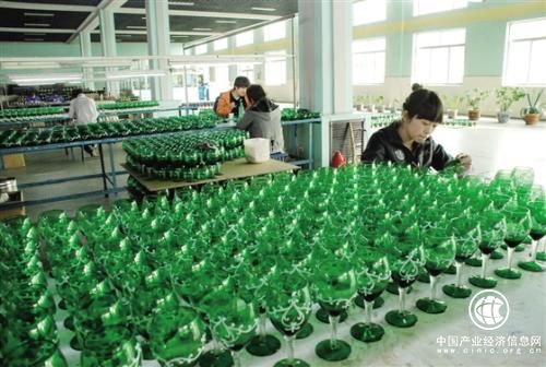 山西祁县全力打造最具影响力玻璃器皿产业集群