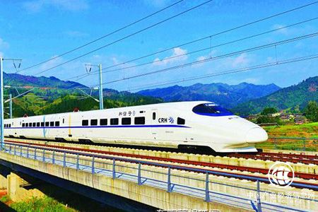 中国高铁，新时代跑出新速度