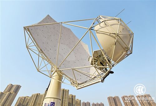 全球最大射电望远镜阵列ＳＫＡ首台天线诞生