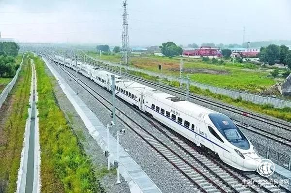 高速铁路串出“快”的中国 擦亮“中国制造”国家名片