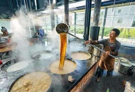贵州石阡：村办企业让仡佬族传统食品“出山”