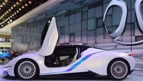 北京车展：自主品牌车企“秀肌肉”新能源、自动驾驶成亮点