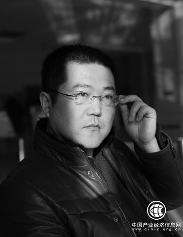 山河壮丽 丛山叠岭--杨国强山水画极富东方气韵