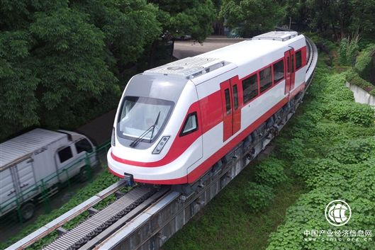 中国突破中速磁浮关键技术 新型磁浮列车运行试验成功