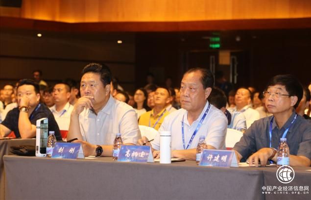 社区半径携手阿里钉钉,将为物业公司提供智慧