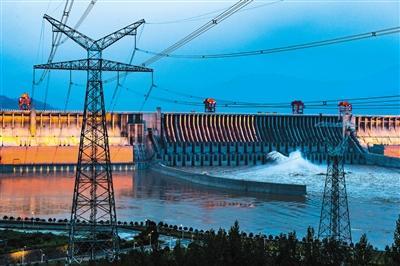 三峡枢纽进入今年首次满负荷发电阶段