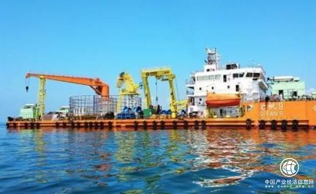 我国第一艘自行制造的新型海底电缆施工船交付