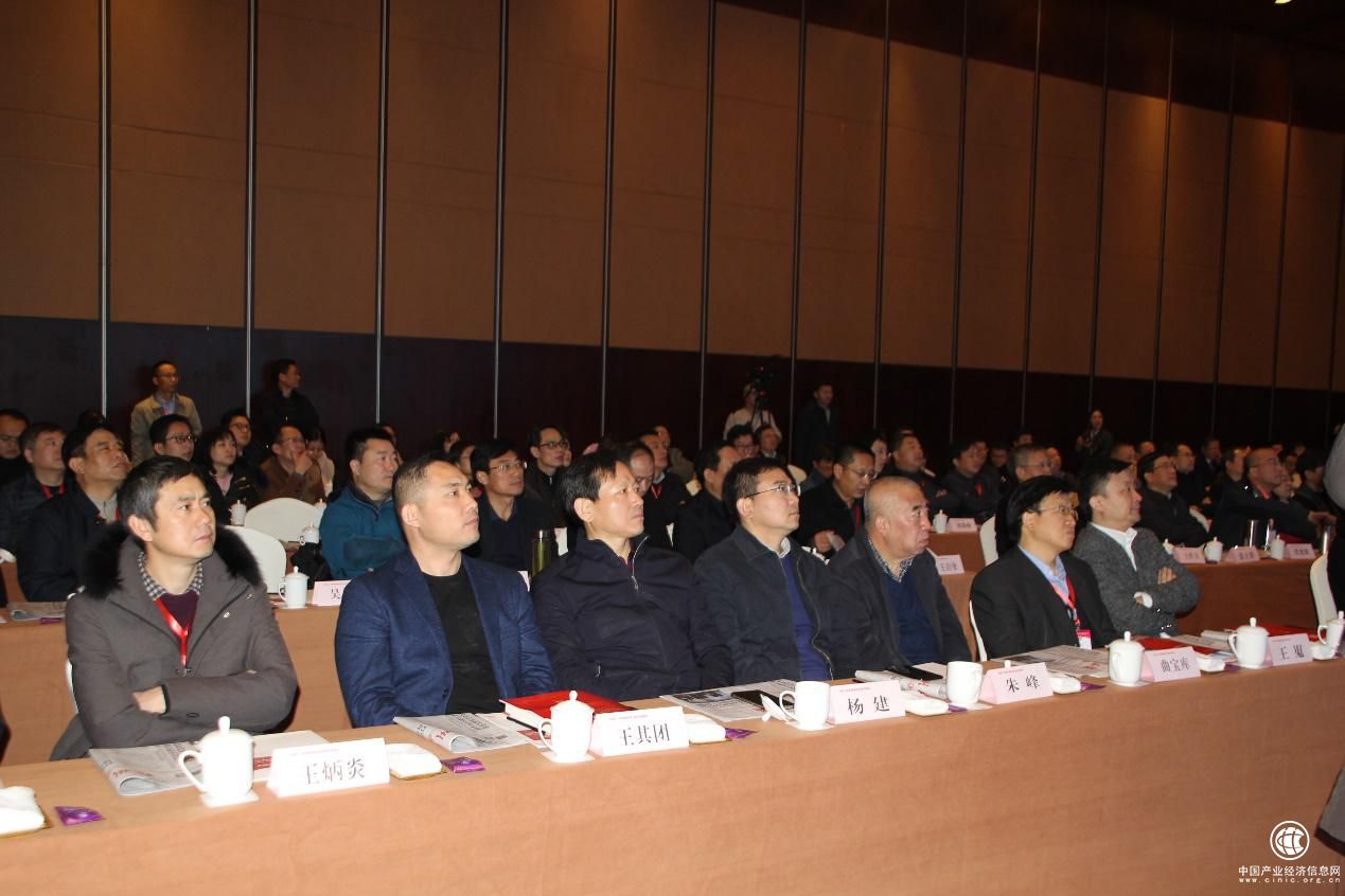 首届长三角暨淮海经济区报业传媒峰会在徐州举行