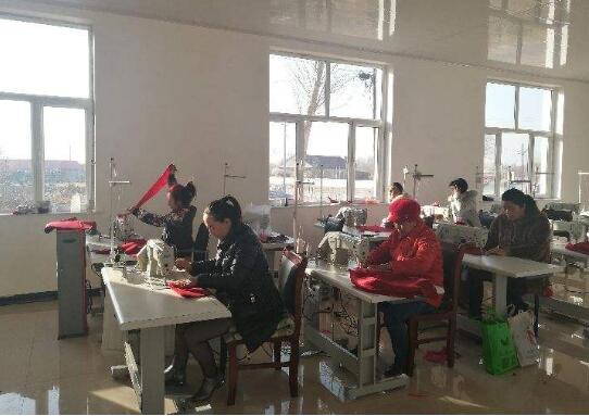 内蒙古：扶贫工厂中的“世界畅想”