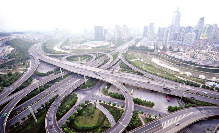 中国加快构建高效率综合交通运输体系