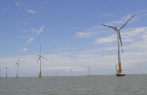 广东首个大兆瓦级海上风电项目成功并网发电