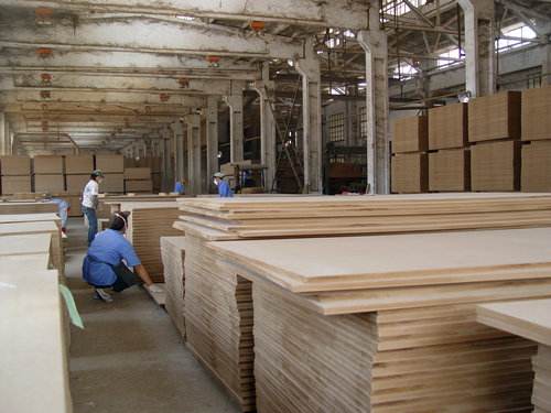 上半年建材行业运行逐渐回稳向好 主要产品产量基本稳定