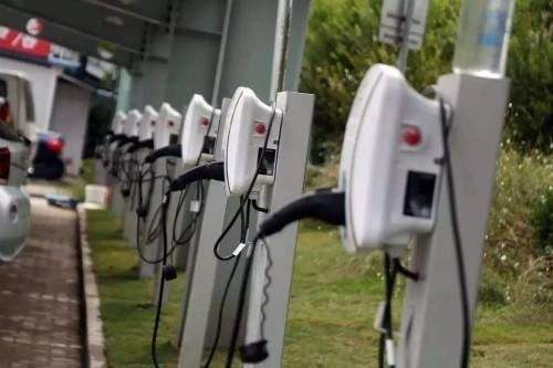 天津试点新型车网互动充电桩：电动汽车可向电网送电赚差价