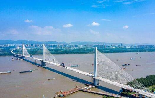 南京五桥合龙：长江大桥系列新添一座世界级“小兄弟”
