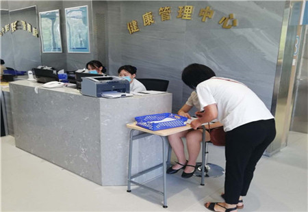 薛城区民政局组织开展孤儿健康免费体检活动