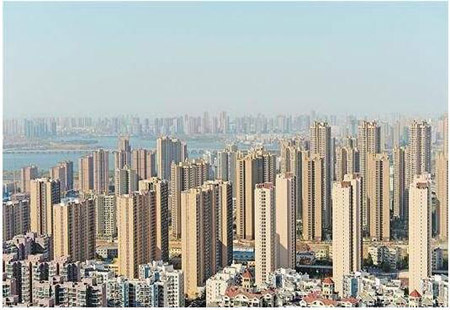 多地部署下半年地产工作：力推楼市止跌回稳 聚焦城市更新