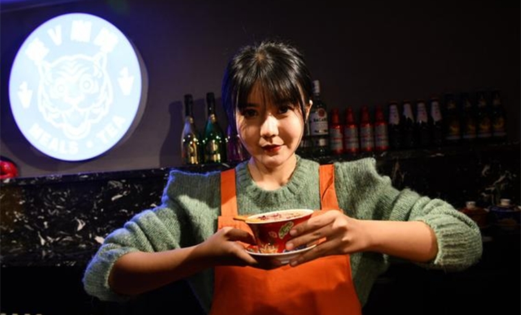 熊爪咖啡、文创咖啡、盖碗咖啡、机器人咖啡……这些创意咖啡让你爱了吗？