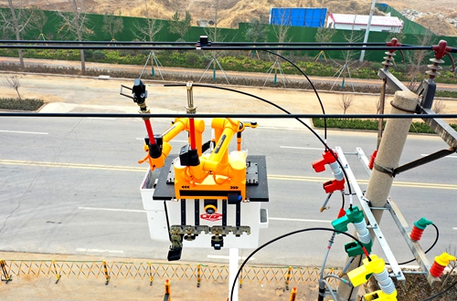 郯城供电：全省县域内首次实现双臂机器人带电作业