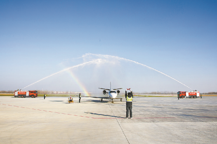 菏泽牡丹机场迎来首架校验飞机！