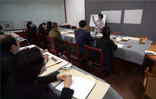 青岛莱西市崔子范美术馆学术委员会主任石寒：公益课堂育文化自信