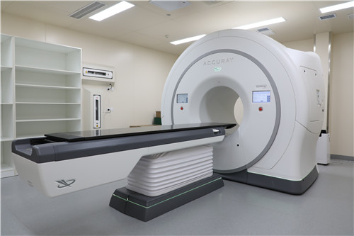 青滨附院引进的高端设备TOMO-H，填补了青岛医疗系统在肿瘤精确放射治疗领域空白.jpg