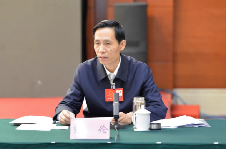 张伦参加菏泽代表团审议省政府工作报告