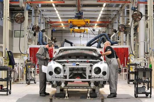 英国将向制造业投资45亿英镑提振经济增长