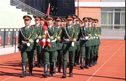 临沂七中举行新学期首次升旗仪式