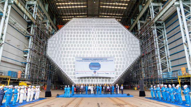 江南造船全球首制VLEC B型舱完工