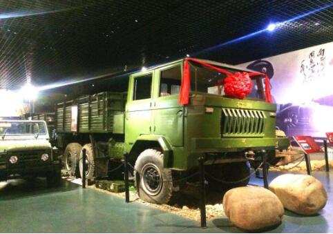 多业态融合打造文旅新IP 全国首个重型汽车博物馆在重庆开馆