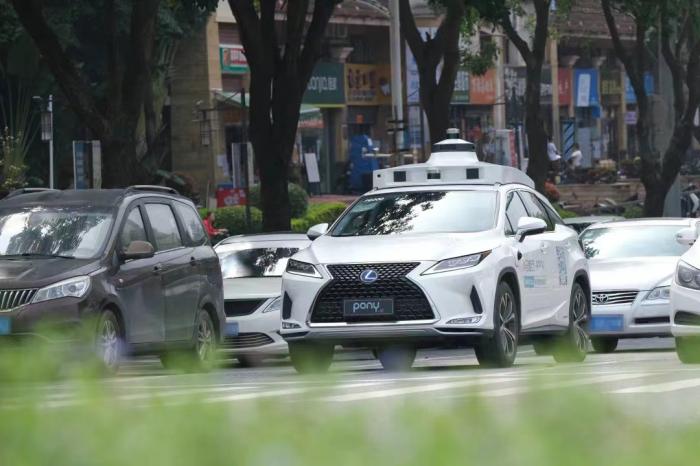 自动驾驶企业首获出租车经营许可：距离大规模商业化还有多远？