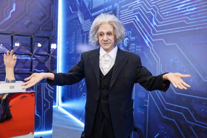 机器人总动员！“爱因斯坦”“法拉第”亮相2022世界机器人大会