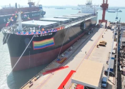 全球最大木屑船提前108天在扬州交付启航